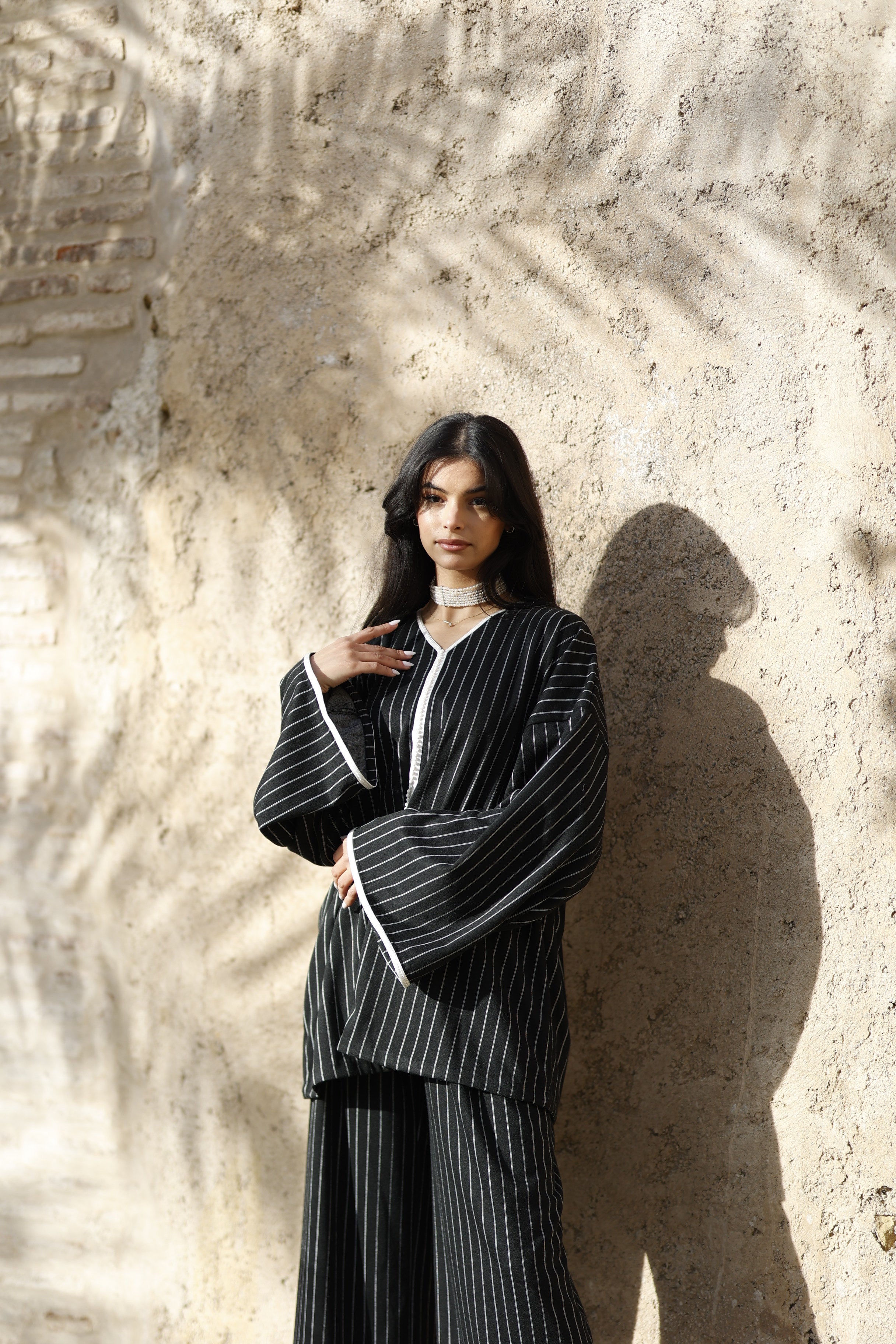 Ensemble Talia mlifa noir rayé chemise oversize Merini Design Signature